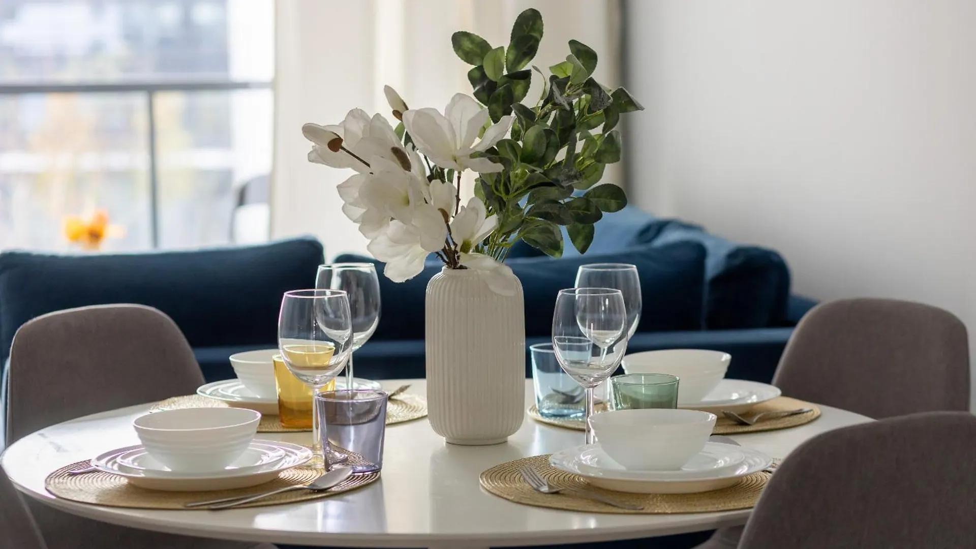 Grzybowska Apartment With Air Conditioning & Balcony Warsaw By Renters Prestige