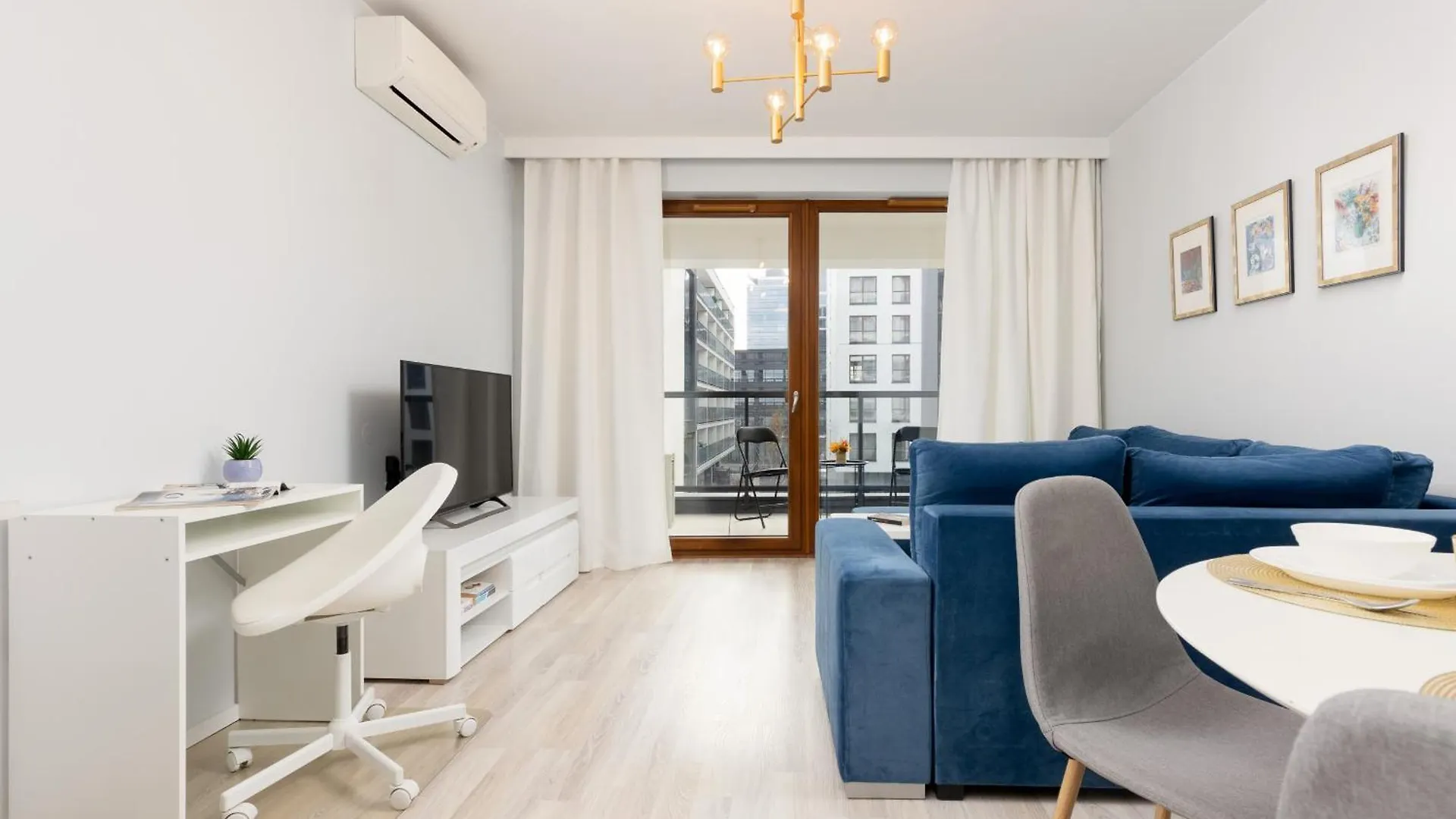 Grzybowska Apartment With Air Conditioning & Balcony Warsaw By Renters Prestige Poland
