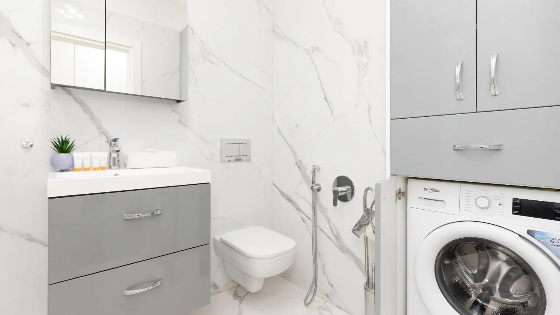 Grzybowska Apartment With Air Conditioning & Balcony Warsaw By Renters Prestige Poland