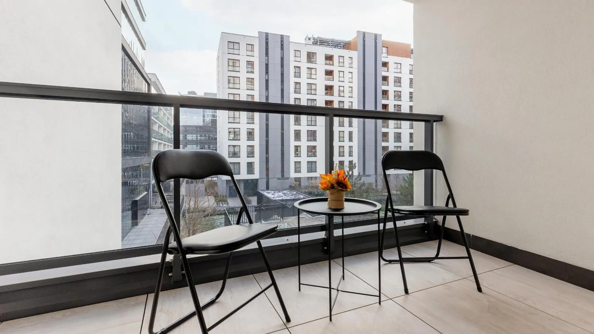 Grzybowska Apartment With Air Conditioning & Balcony Warsaw By Renters Prestige